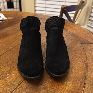 Seychelles Score black suede bootie 7.5 M